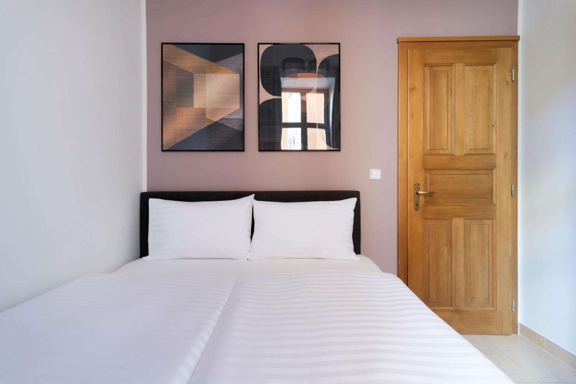 Bohemian Dreams Apartments And Suites By Dwellfort Prag Værelse billede